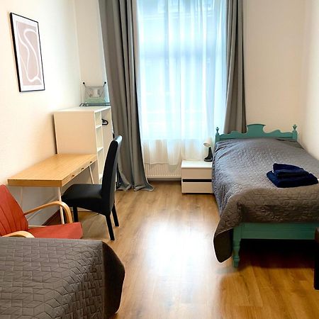 2 Rooms, Free Parking, 25 Min To Duesseldorf, 150 Mbps Wlan Duisburg Exterior foto