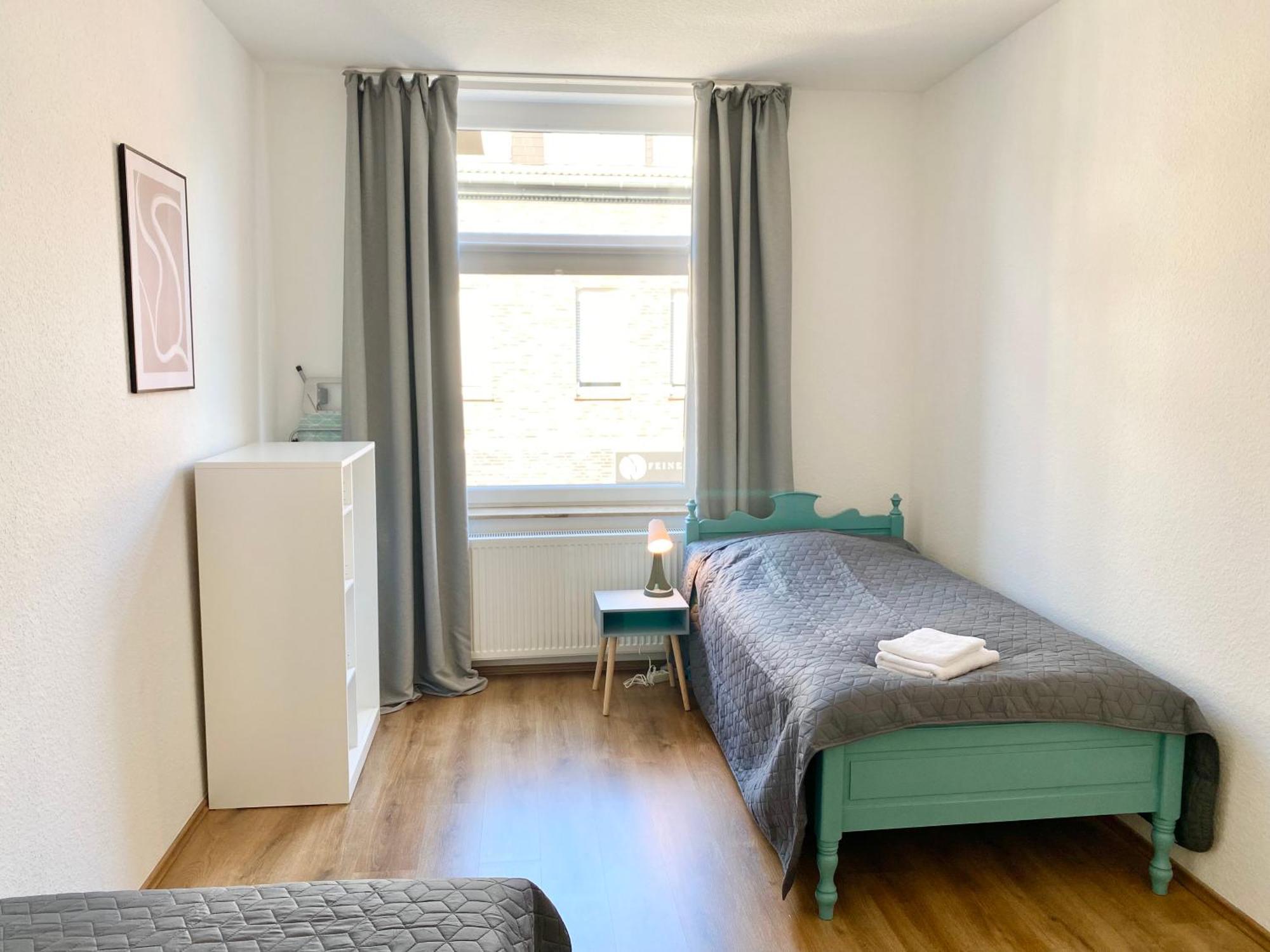 2 Rooms, Free Parking, 25 Min To Duesseldorf, 150 Mbps Wlan Duisburg Exterior foto