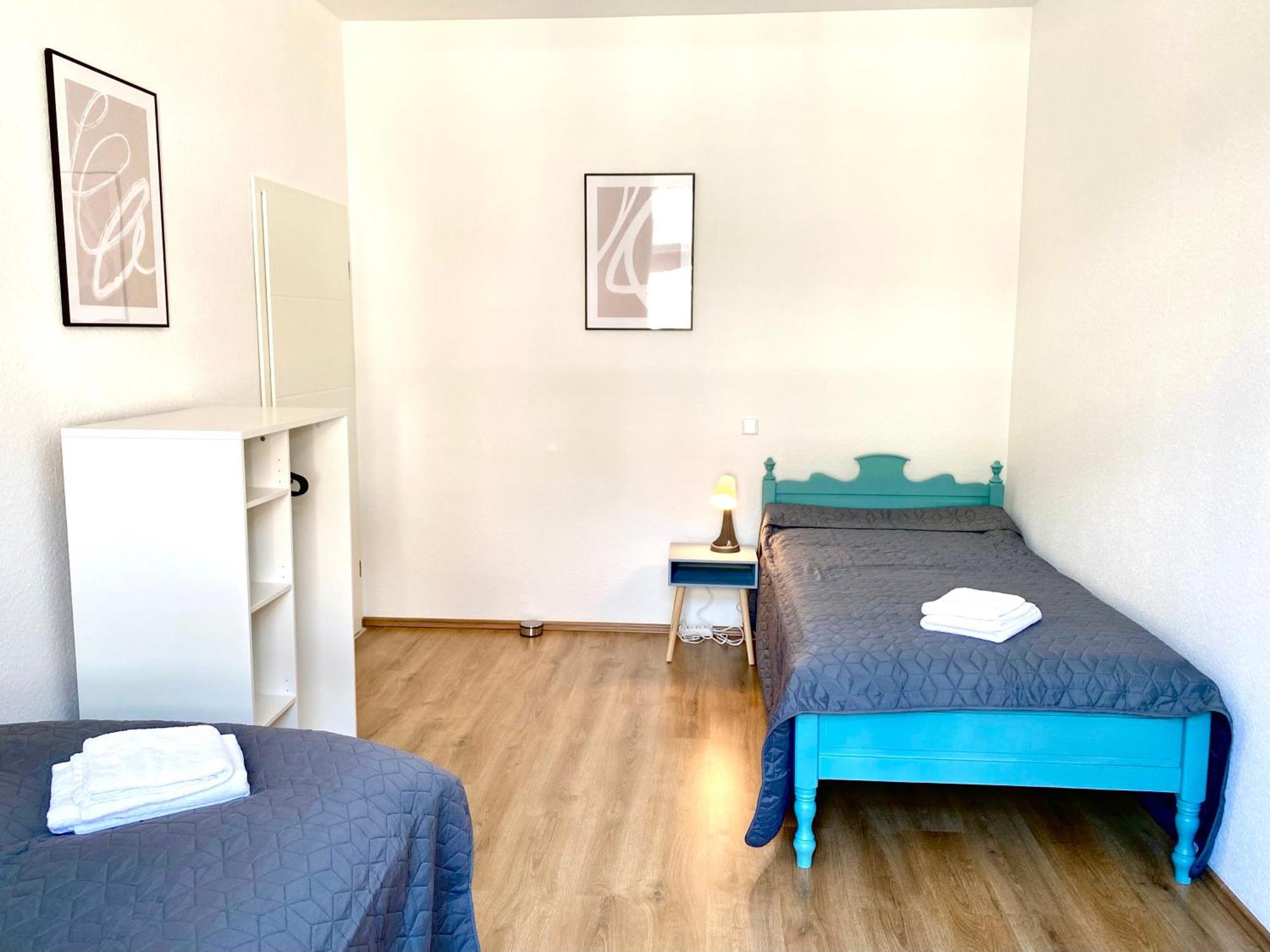 2 Rooms, Free Parking, 25 Min To Duesseldorf, 150 Mbps Wlan Duisburg Exterior foto