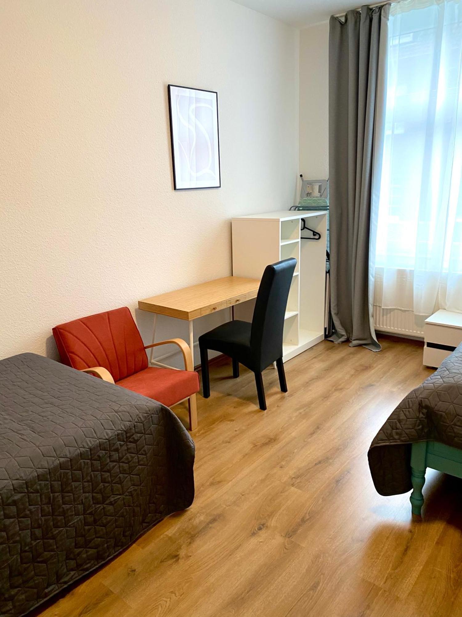 2 Rooms, Free Parking, 25 Min To Duesseldorf, 150 Mbps Wlan Duisburg Exterior foto