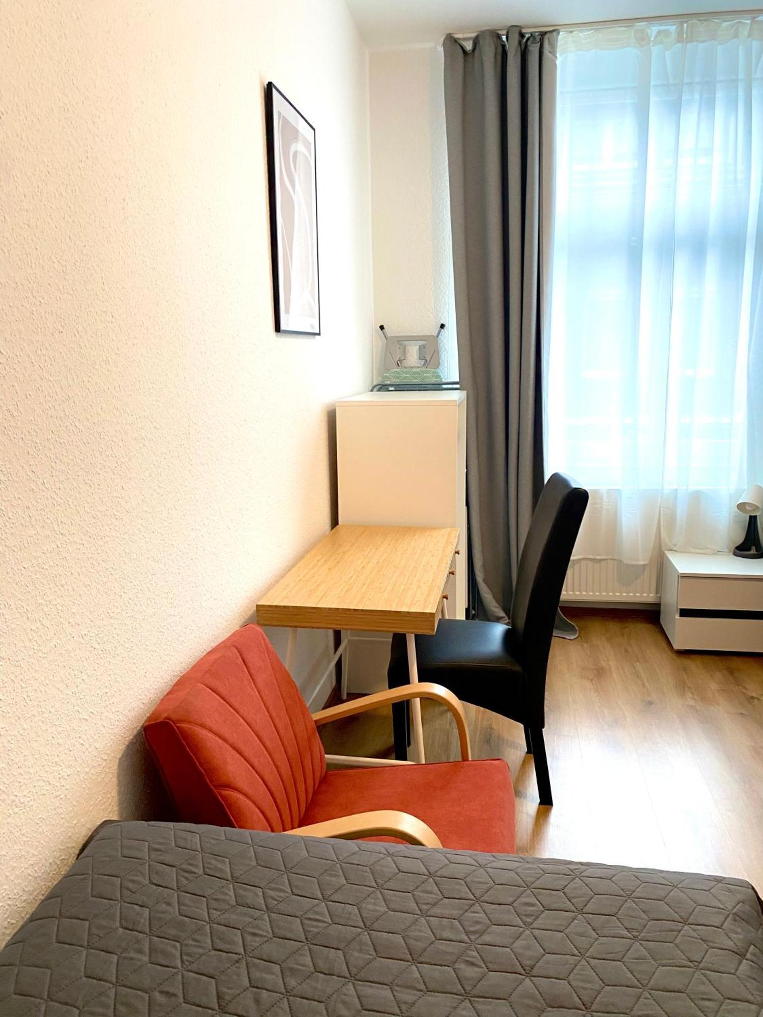 2 Rooms, Free Parking, 25 Min To Duesseldorf, 150 Mbps Wlan Duisburg Exterior foto